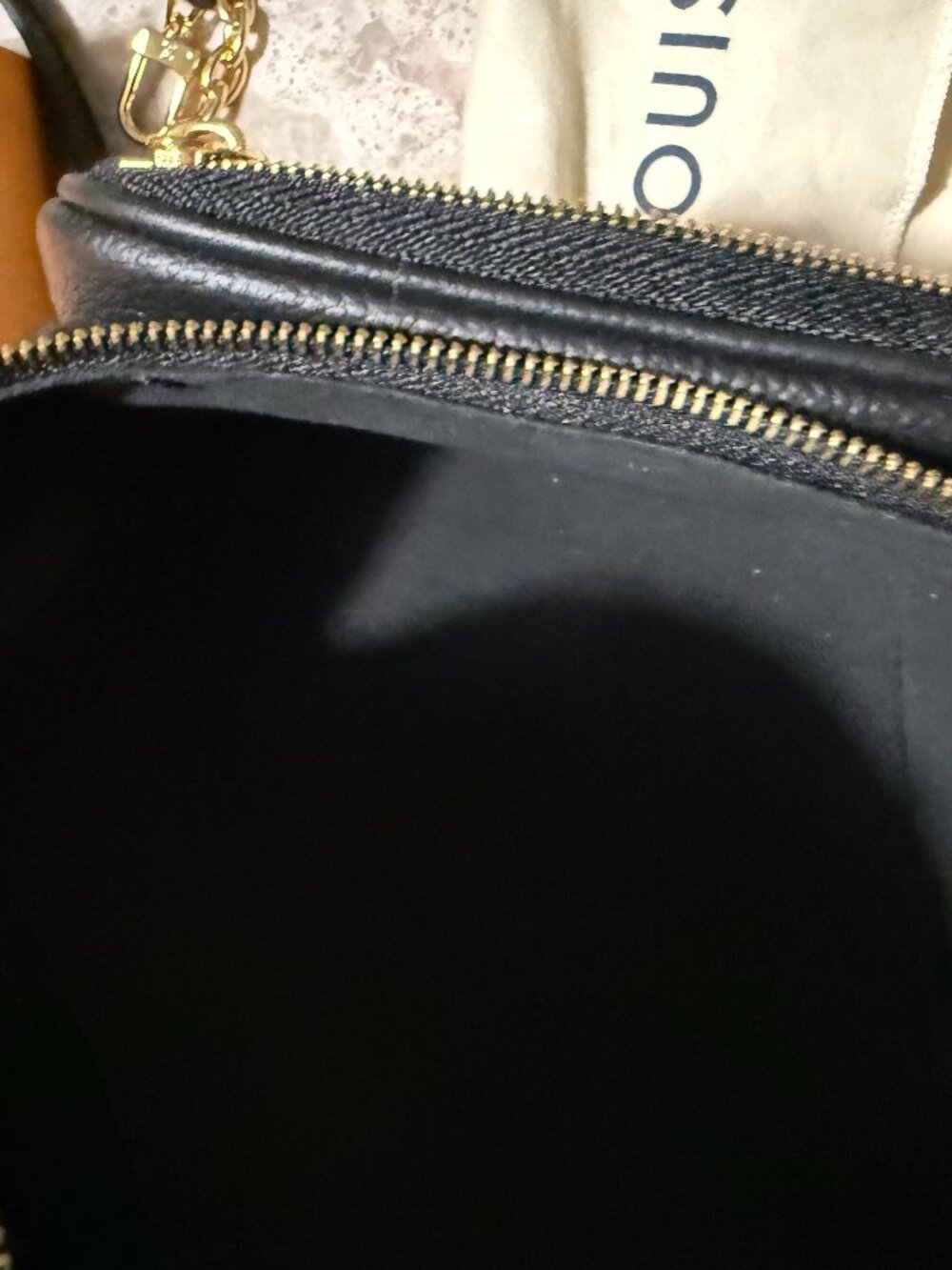 STUNNING Master Quality Fashion Leather Bumbag! All Black LOGO Leather w/LV BOX! - Picture 7 of 7